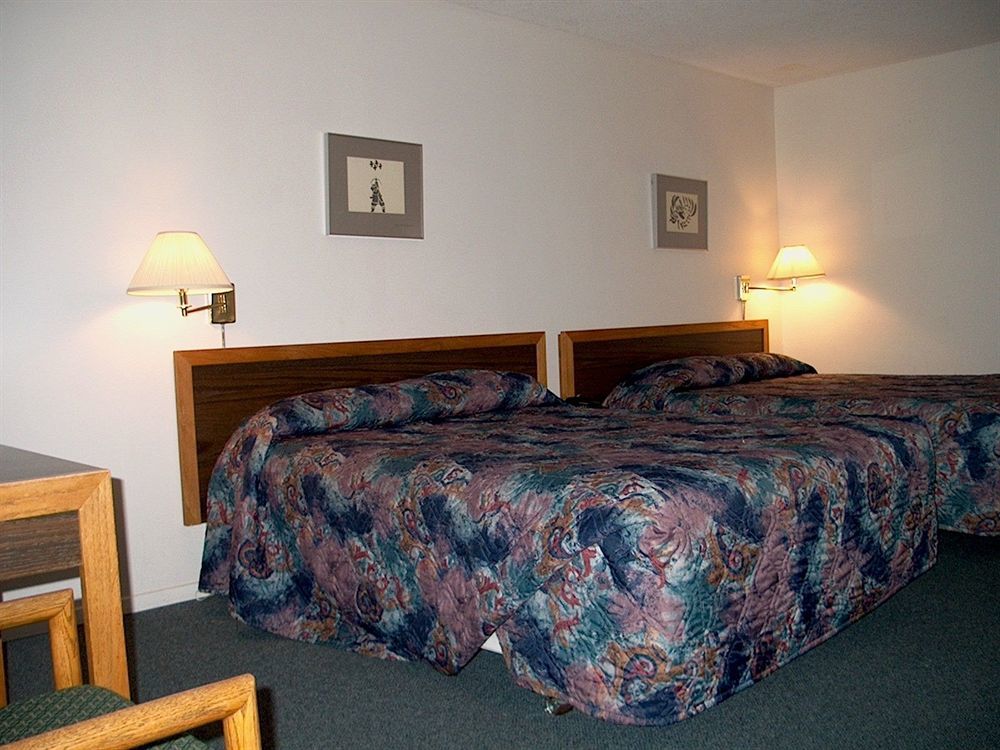 Comox Valley Inn & Suites Courtenay Exterior photo
